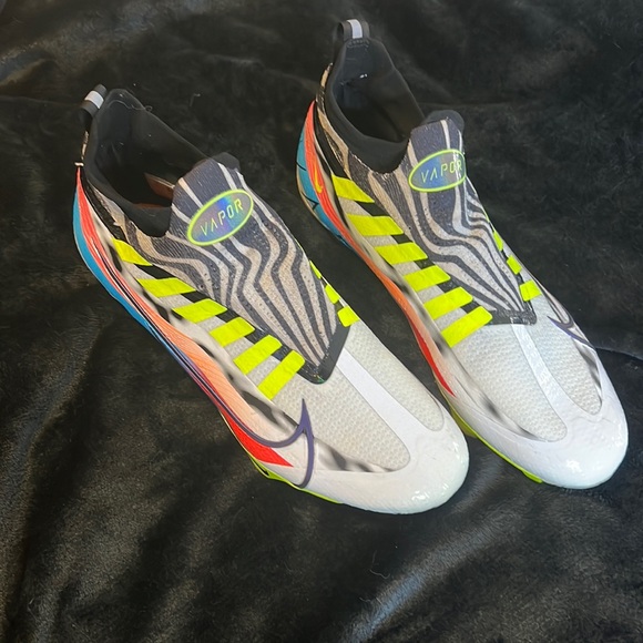 Nike men’s edge vapor elite 360 flyknit football cleats - Picture 2 of 9